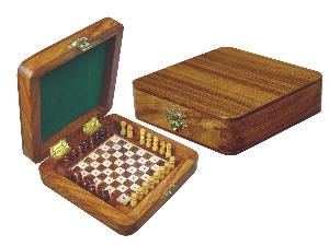 Wooden Pegged Chess Set with Extra Standing Space for Pegs in Golden Rosewood/Maple 5"x5"