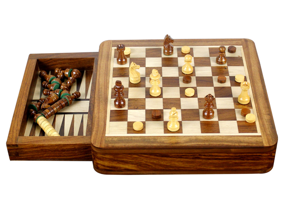 Side view of chess set backgammon combo magnetic