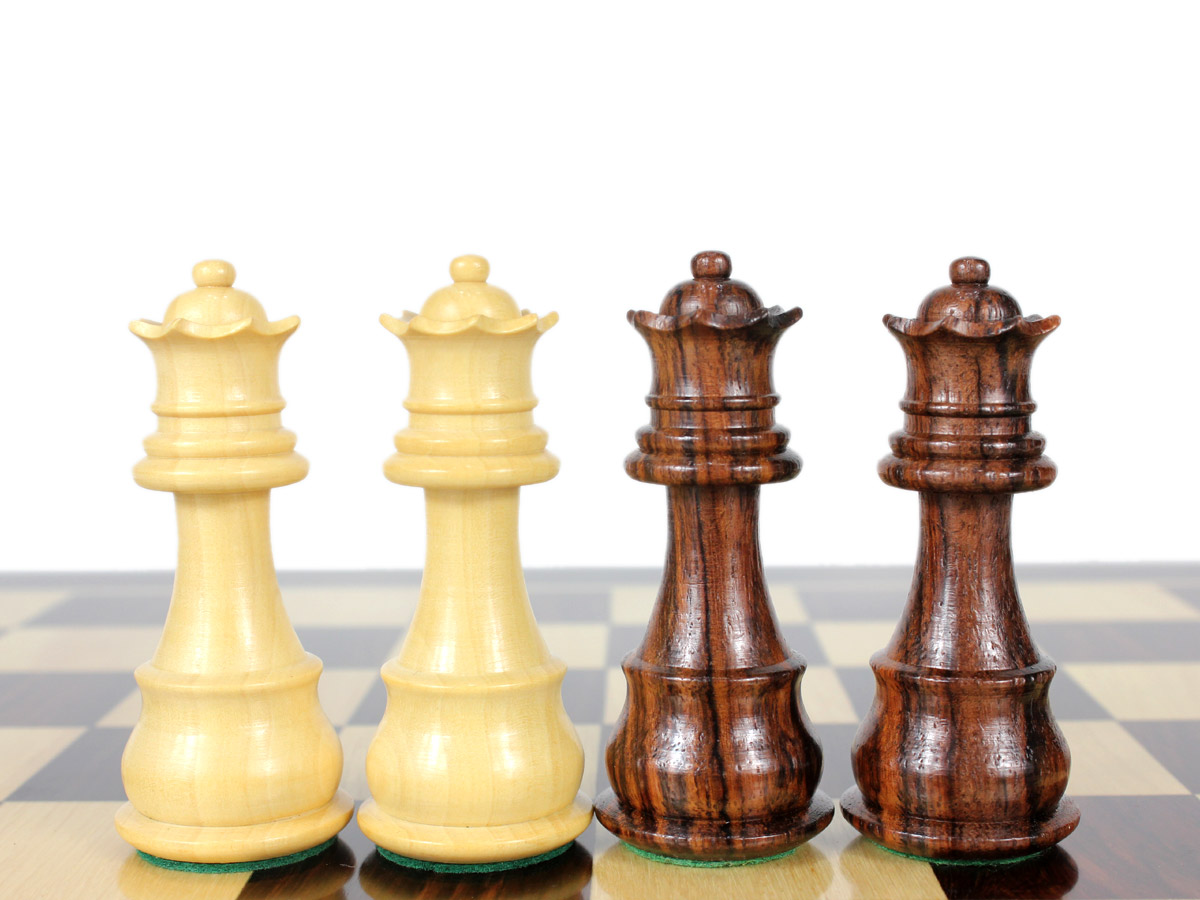 2 Extra Queens (1 Boxwood and 1 Rosewood ) Provided with the set