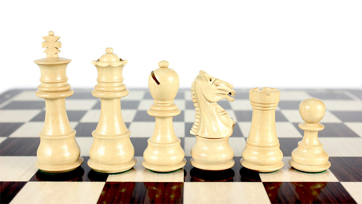All chess pieces are triple weighted. Total weight of the chess pieces is 1.433 lbs (650 grams)
