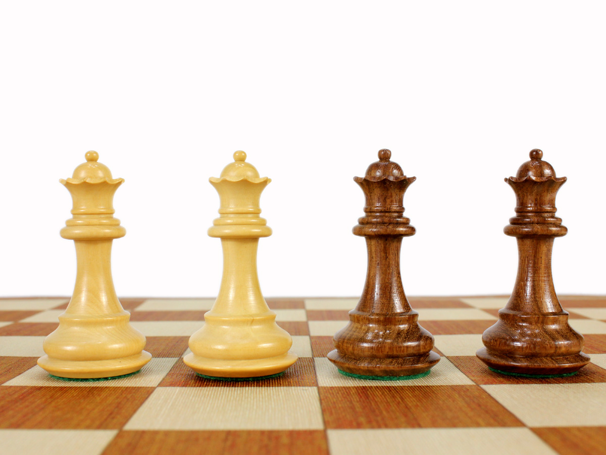 2 Extra queens provided free of cost with the purchase of chess set