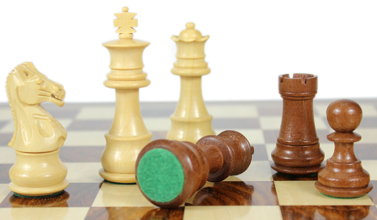 All chess pieces have felted bottom.