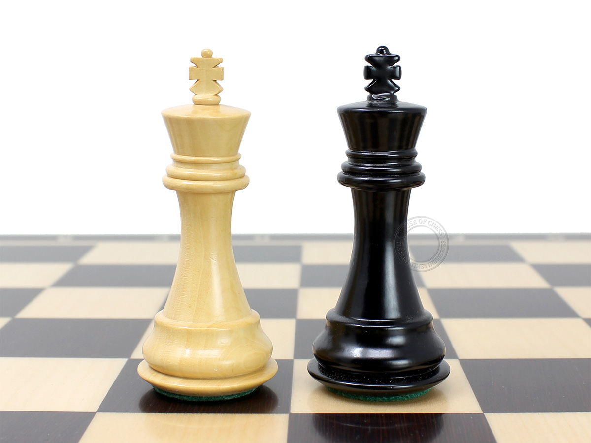 Rio Staunton Ebonized and Boxwood Biggie Knights