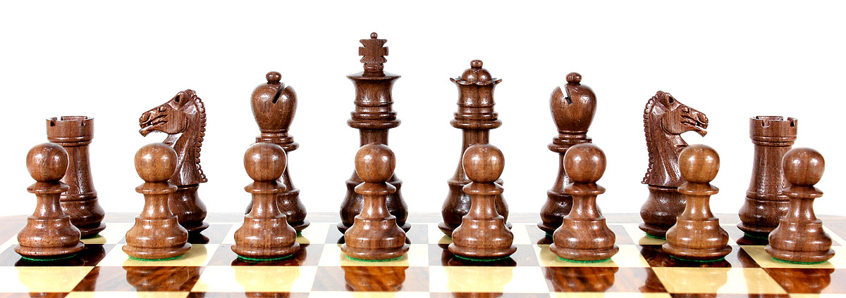 All chess pieces are triple weighted. Total weight of the chess set is 1.675 lbs (760 grams).