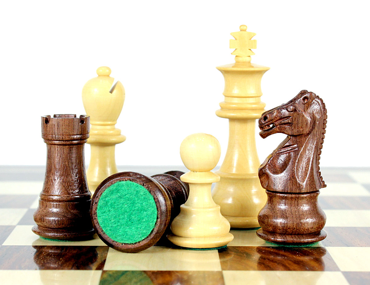 All chess pieces have felted bottom.