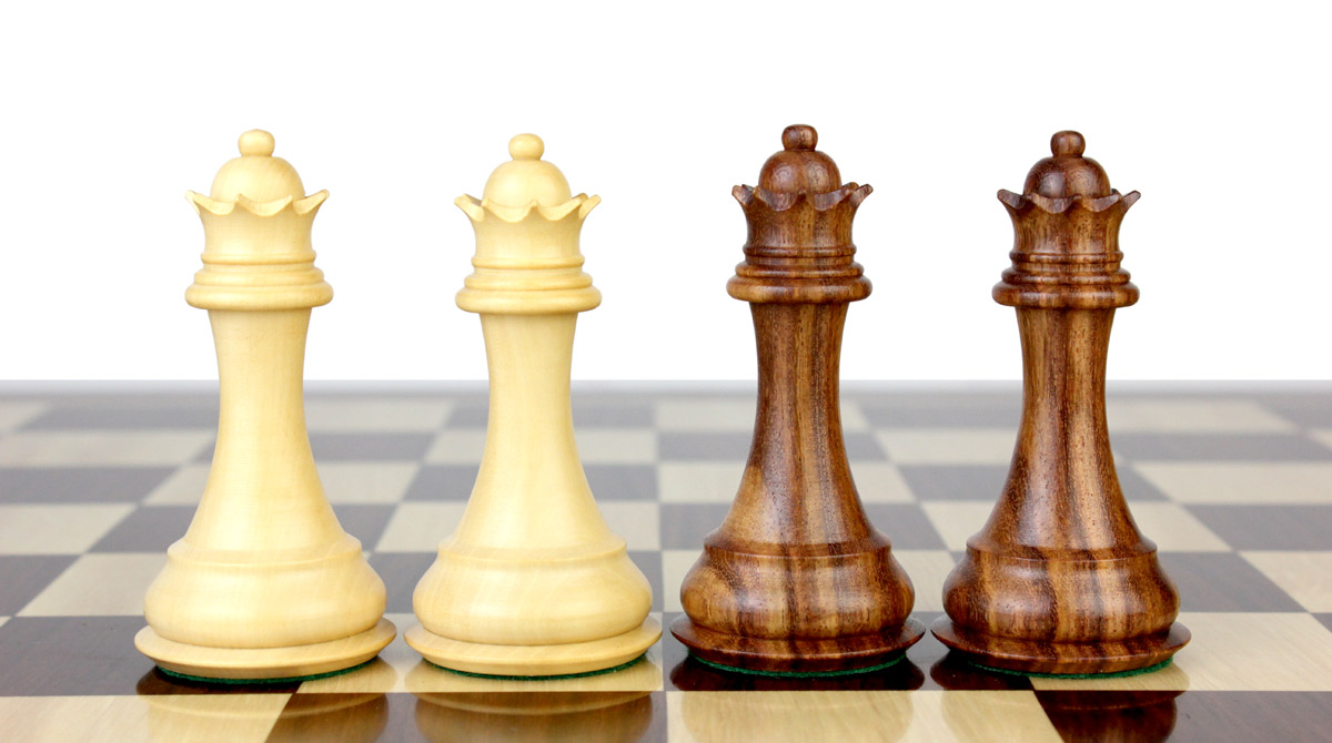 2 extra Queens provided with this set. Total 34 Chess Pieces
