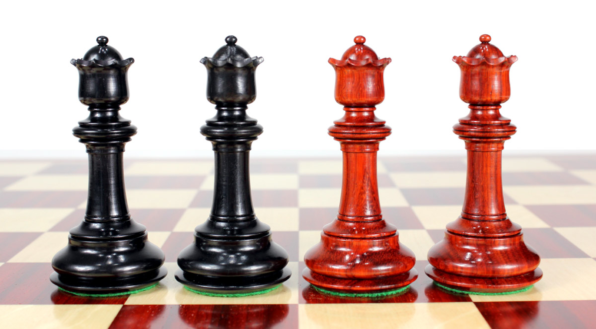 2 extra Queens provided with this set. Total 34 Chess Pieces.