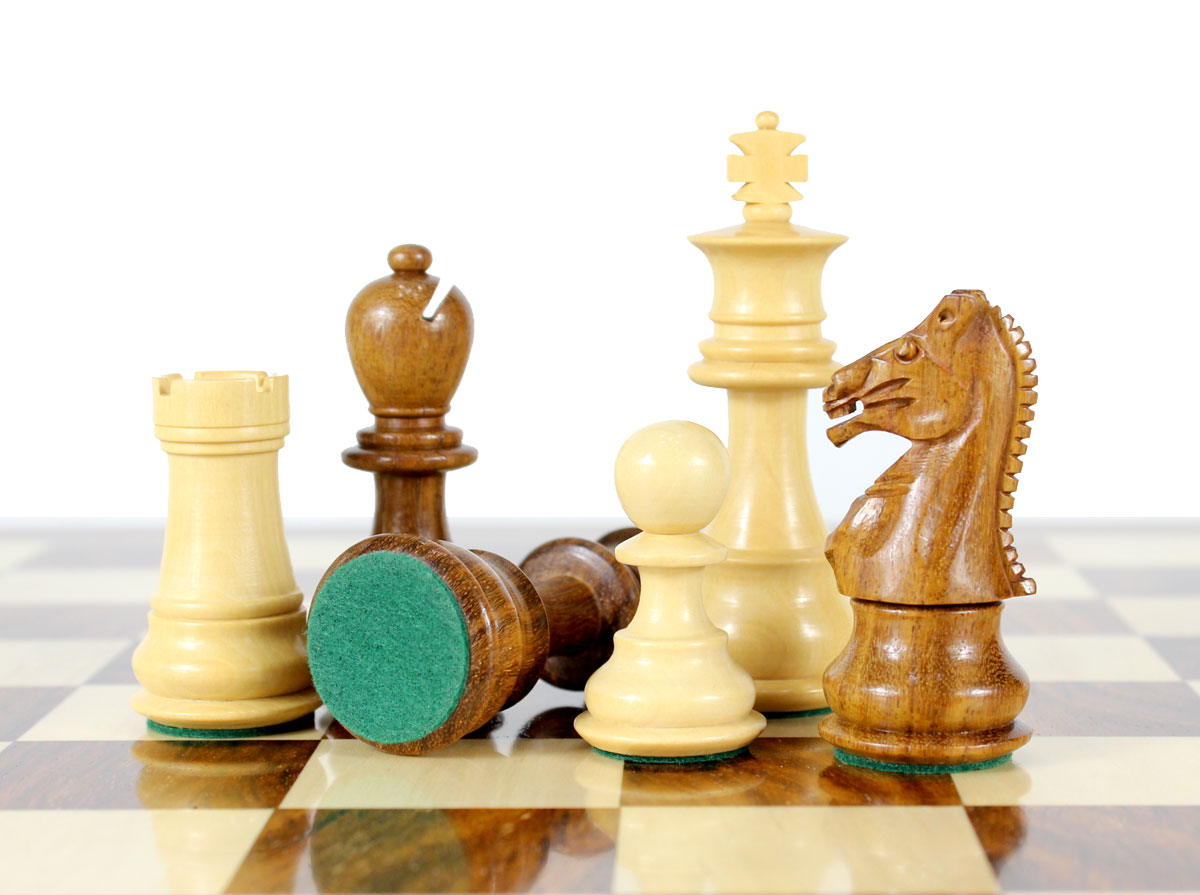 All chess pieces have felted bottom.
