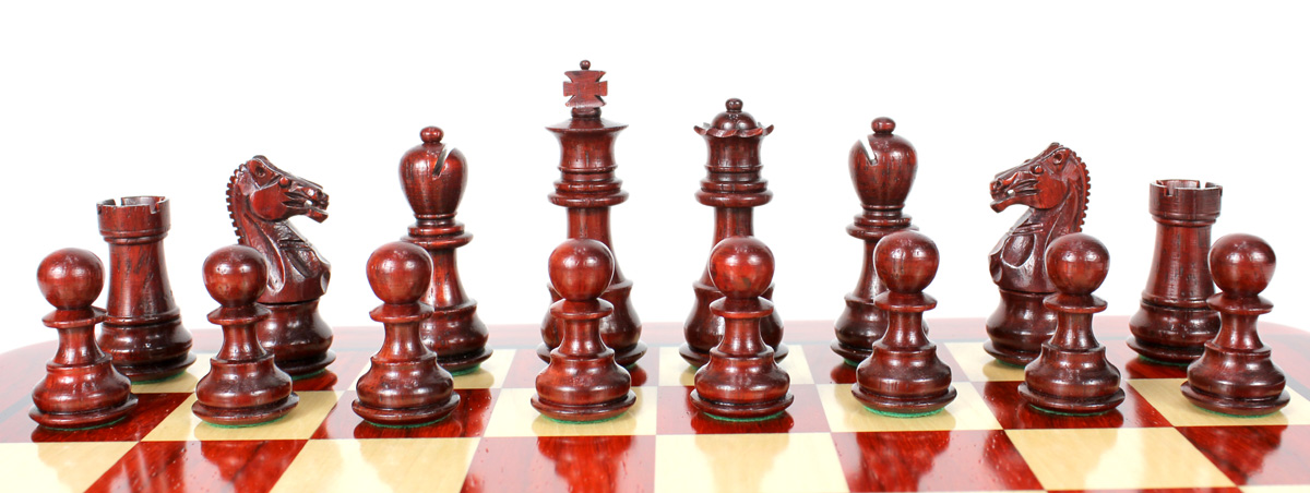 All chess pieces are triple weighted. Total weight of the chess set is 1.675 lbs (760 grams).