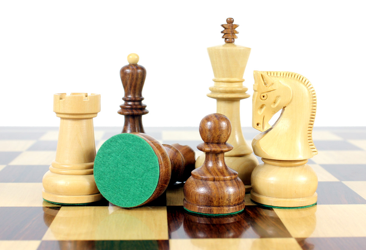 All chess pieces have felted bottom.
