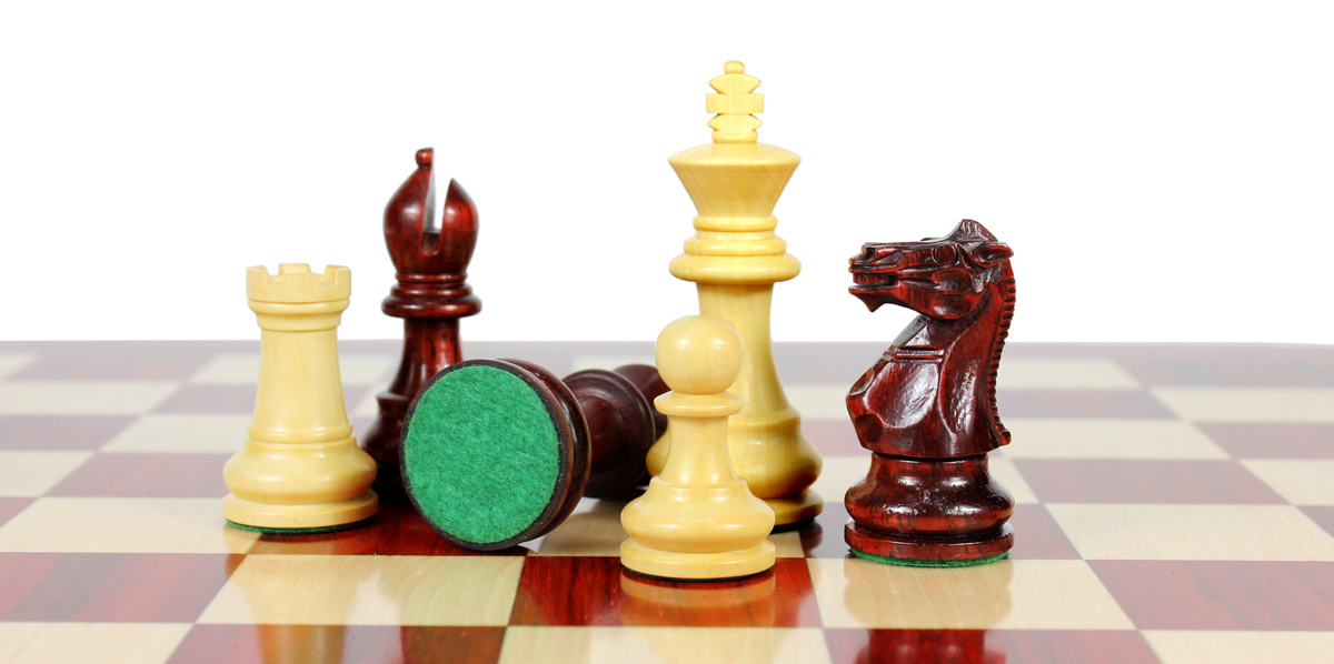 All chess pieces have felted bottom.