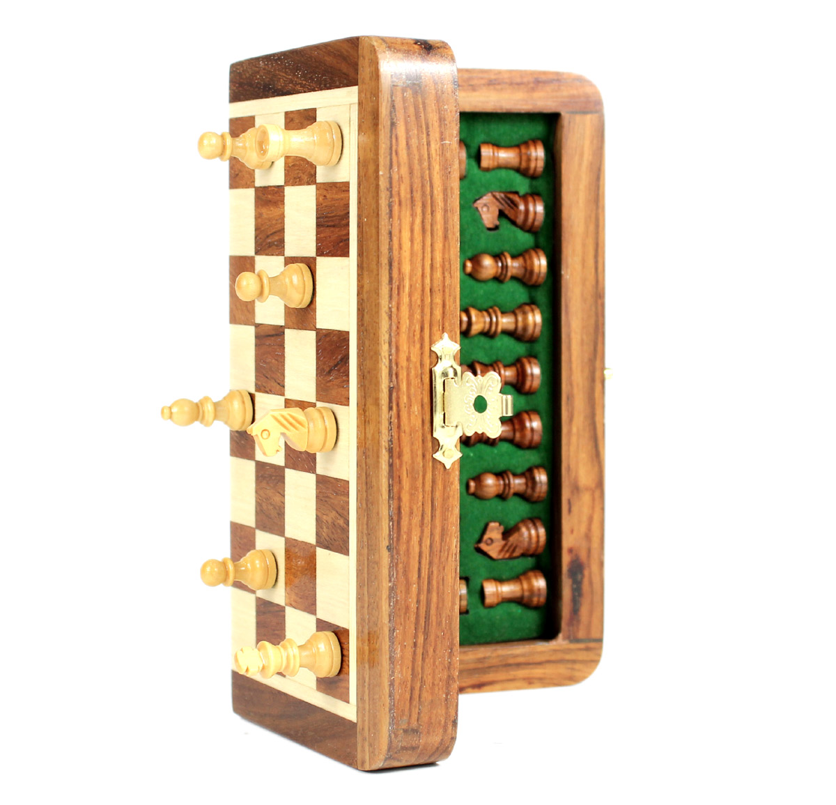 Powerful magnets doesn't let the chess pieces slide down.