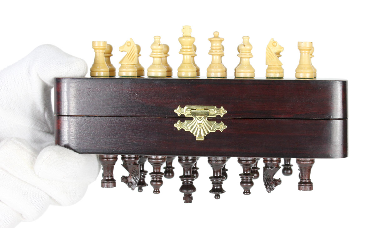 Strong magnets do not let the chess pieces fall off even if the box is positioned upside down.