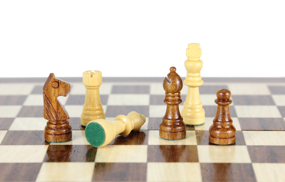 All chess pieces have felted bottom.  The weight of the chess set is 0.936 lbs (425 grams)