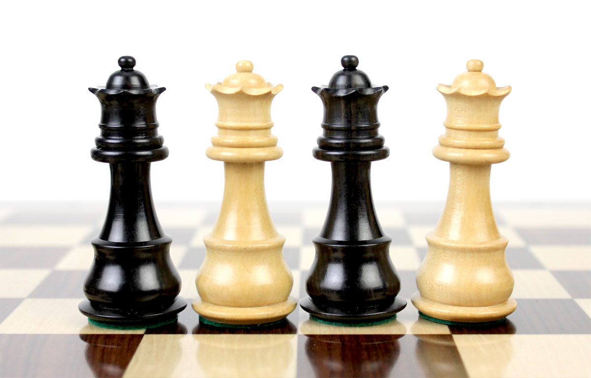 2 extra Queens provided. Total 34 Chess Pieces