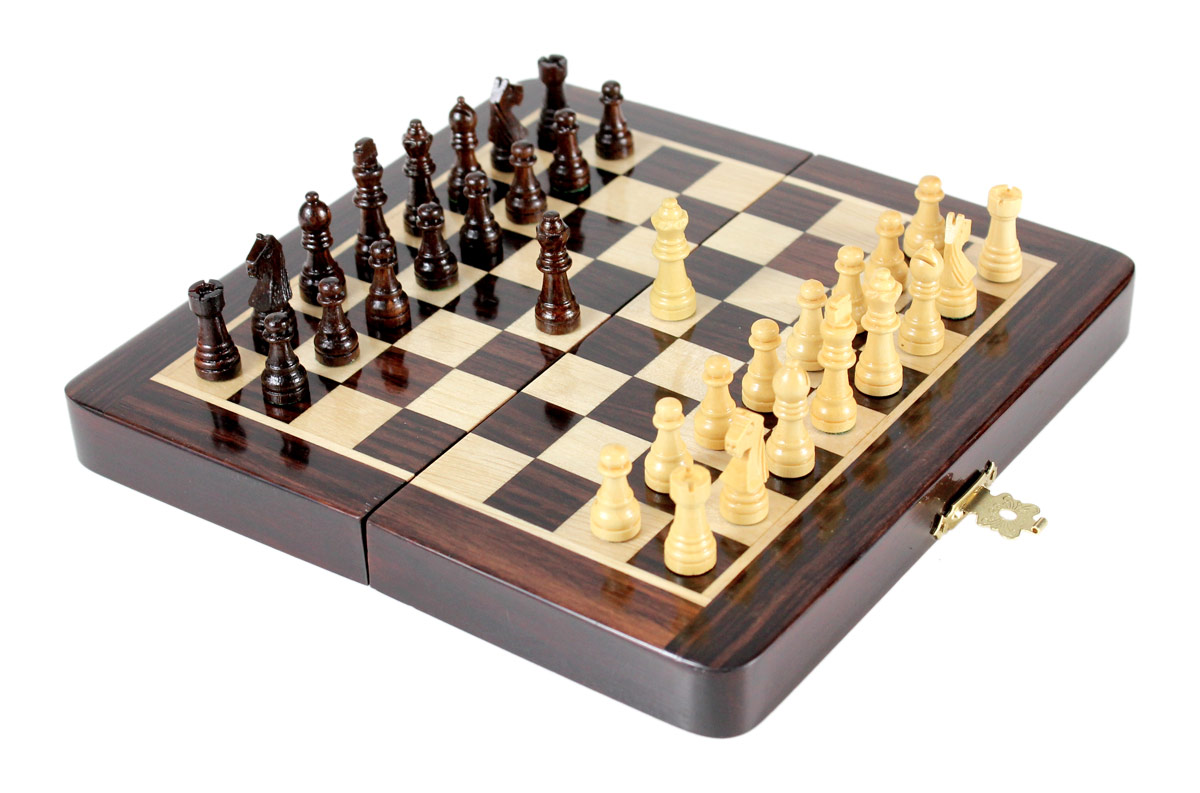 6.25" Folding chess board ideal for travelling purpose. King Height - 1.12" (28mm) King Base - 0.35" (9mm)