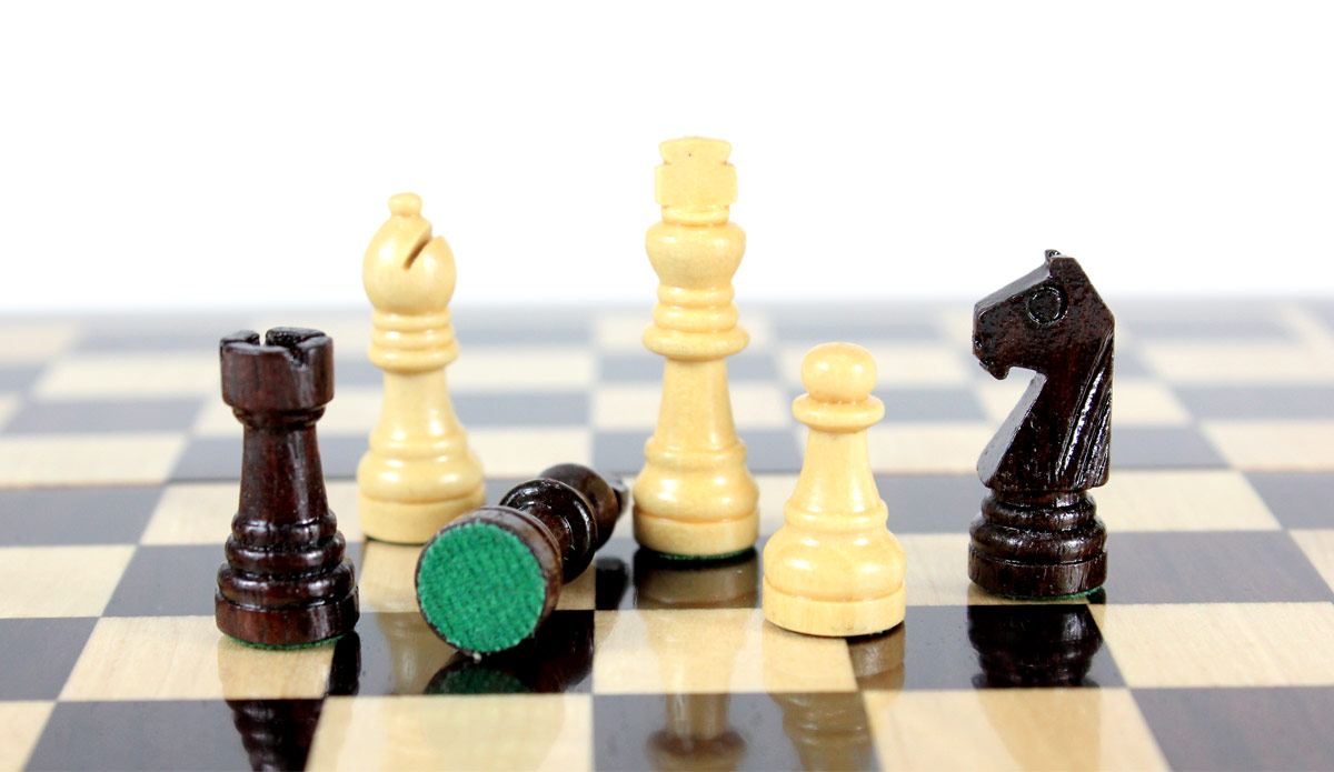 All chess pieces have felted bottom. The weight of the chess set is 0.837 lbs (380 grams)
