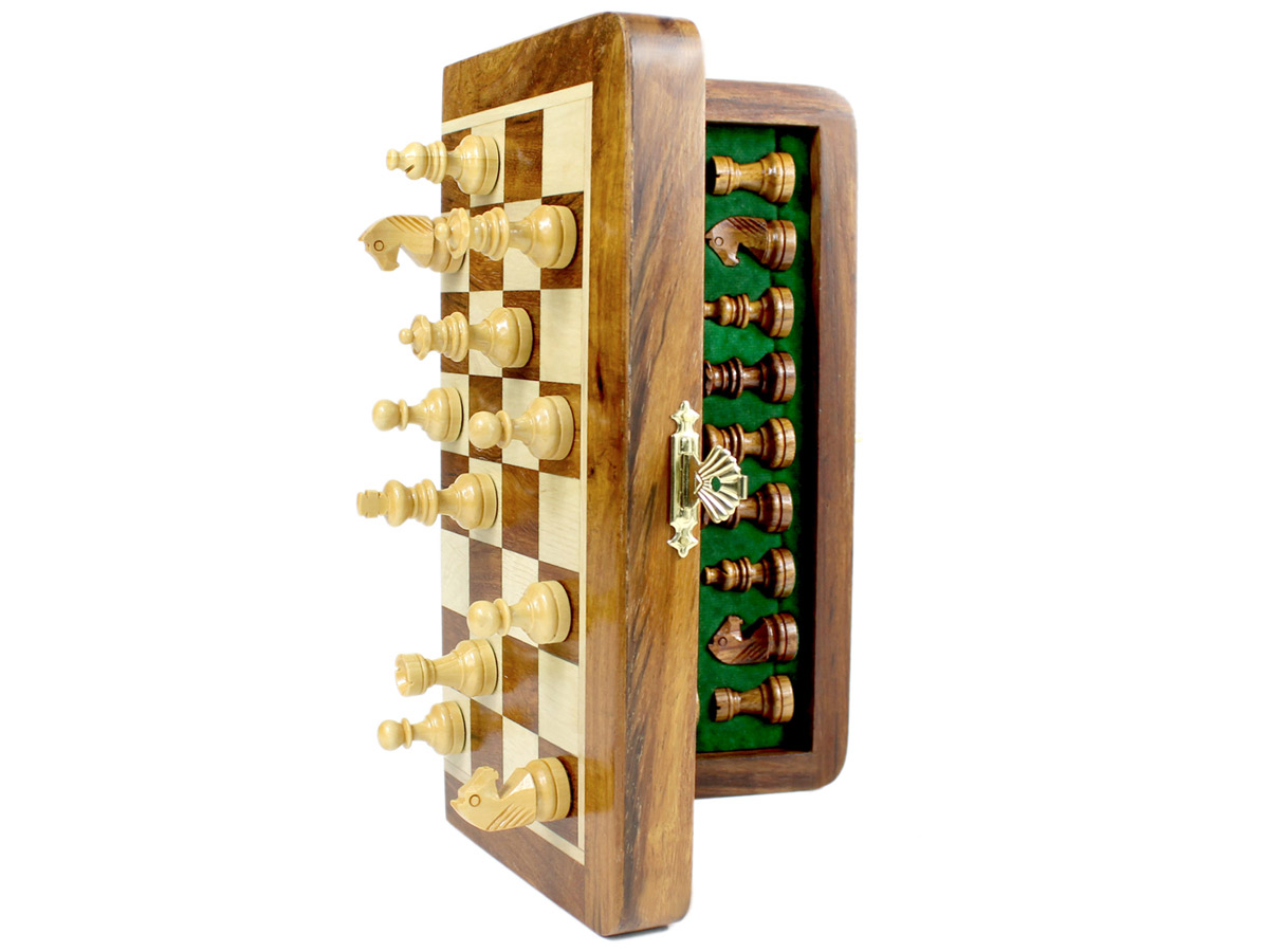Powerful magnets doesn't let the chess pieces slide down.