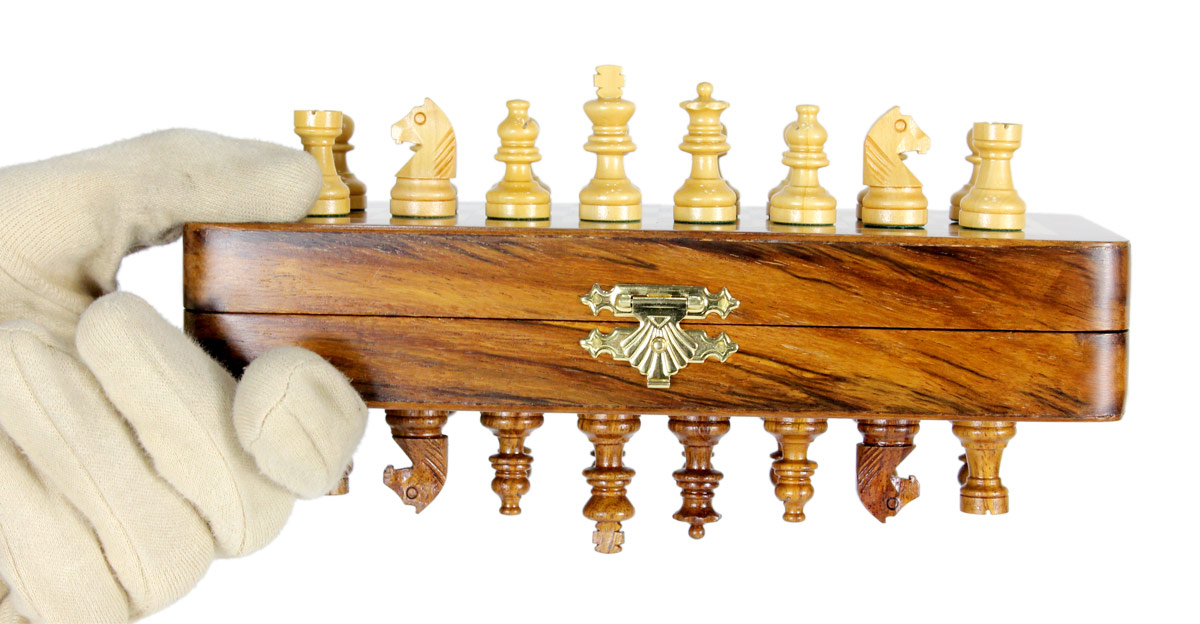 Strong magnets do not let the chess pieces fall off even if the box is positioned upside down.