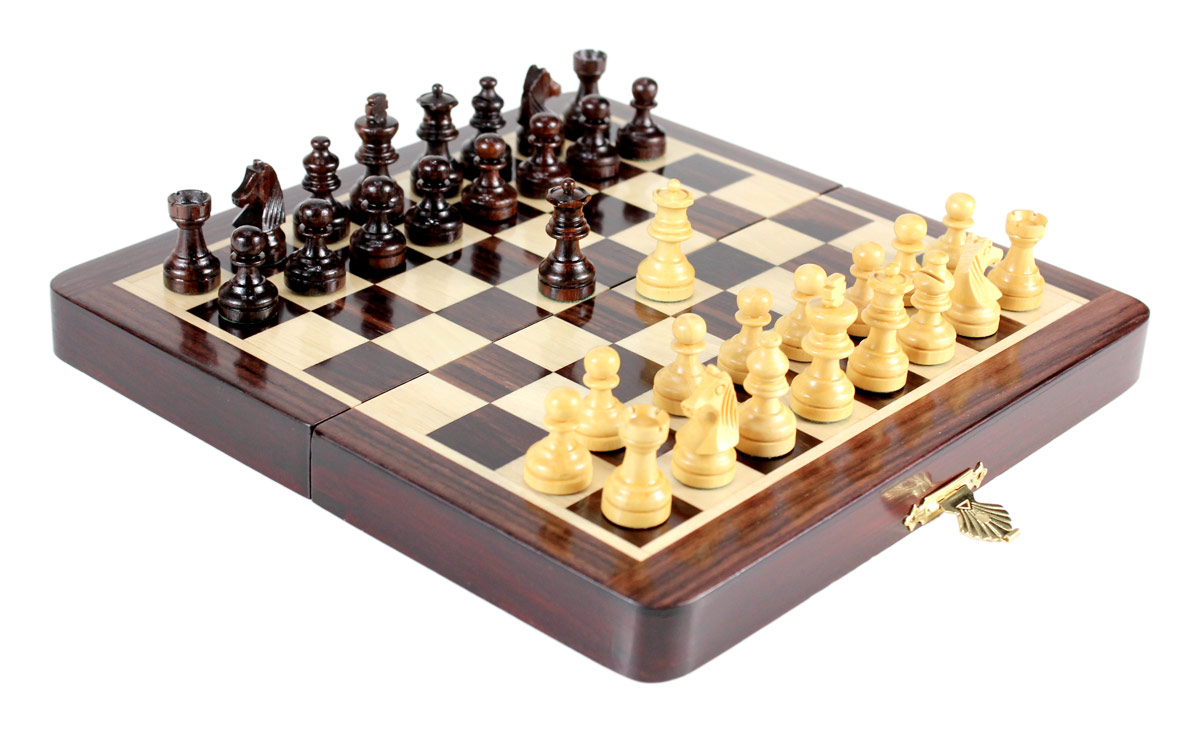8" Folding chess board ideal for travelling purpose. King Height - 1.34" (34mm) King Base - 0.52" (13mm)