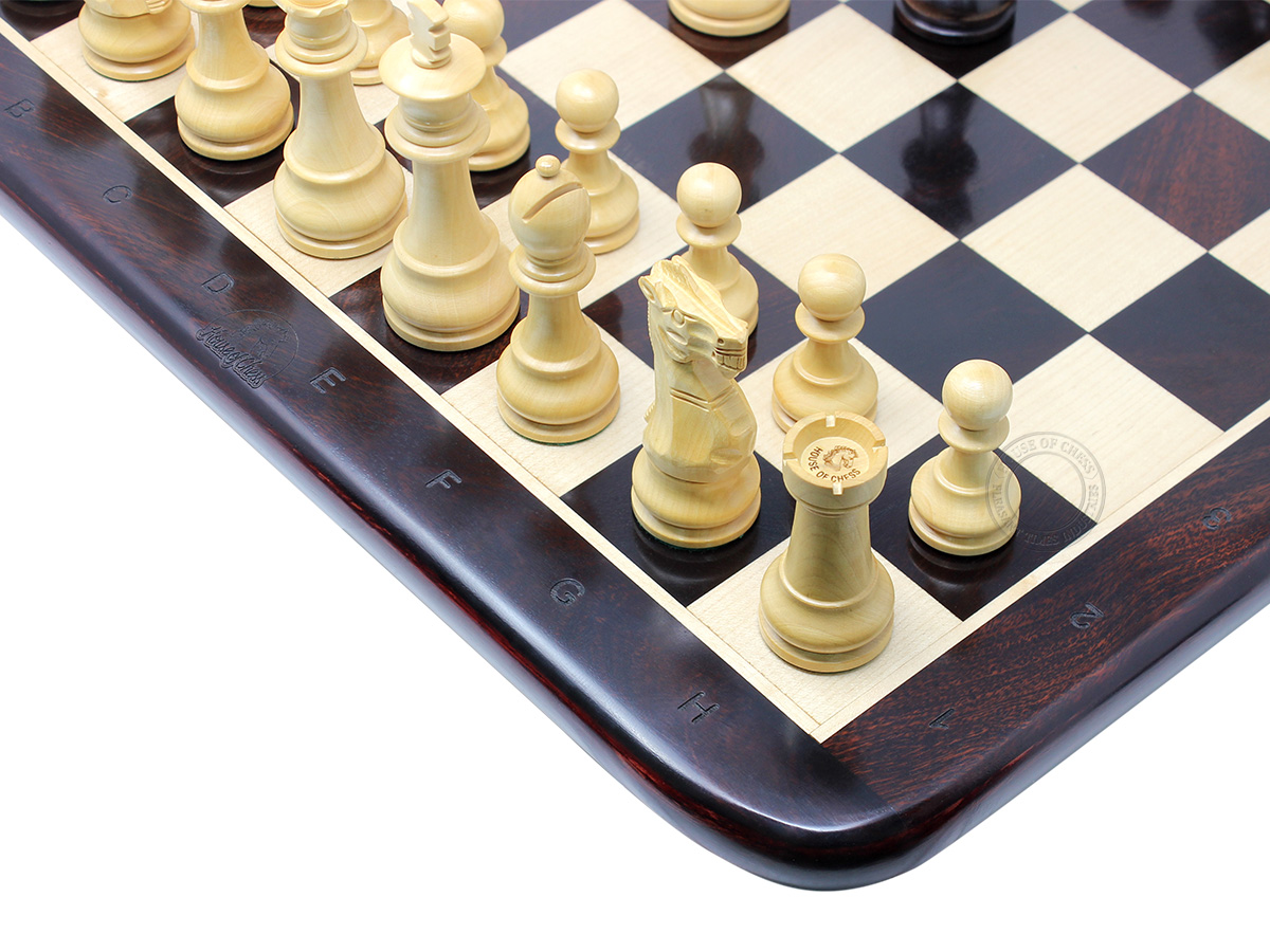 Rounded edges of chess board