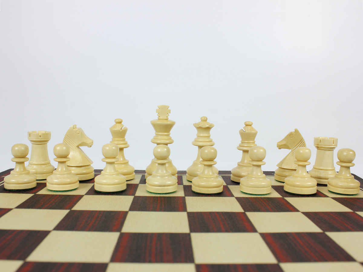 Boxwood Louis staunton chess pieces