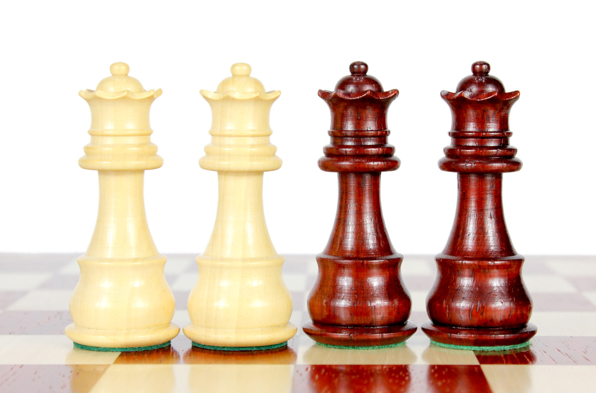 2 extra Queens provided with this set. 34 Chess Pieces (Including 2 extra Queens)