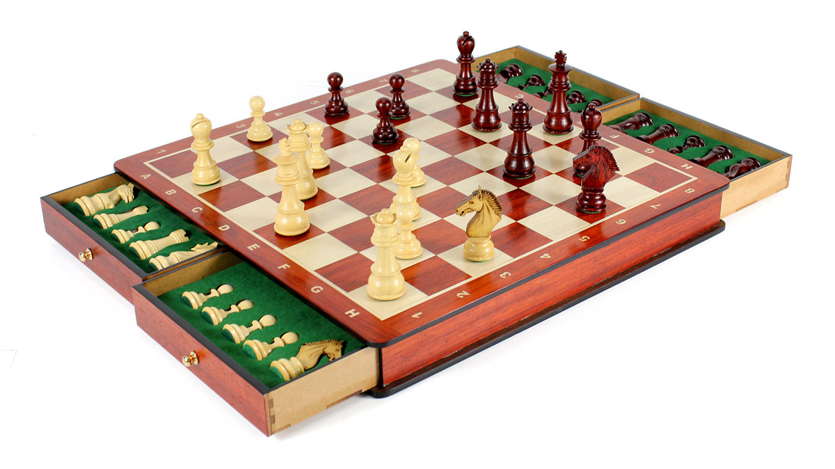 Beautiful Chess Board with matching 3" Bud Rosewood / Boxwood Galaxy Staunton chess pieces 