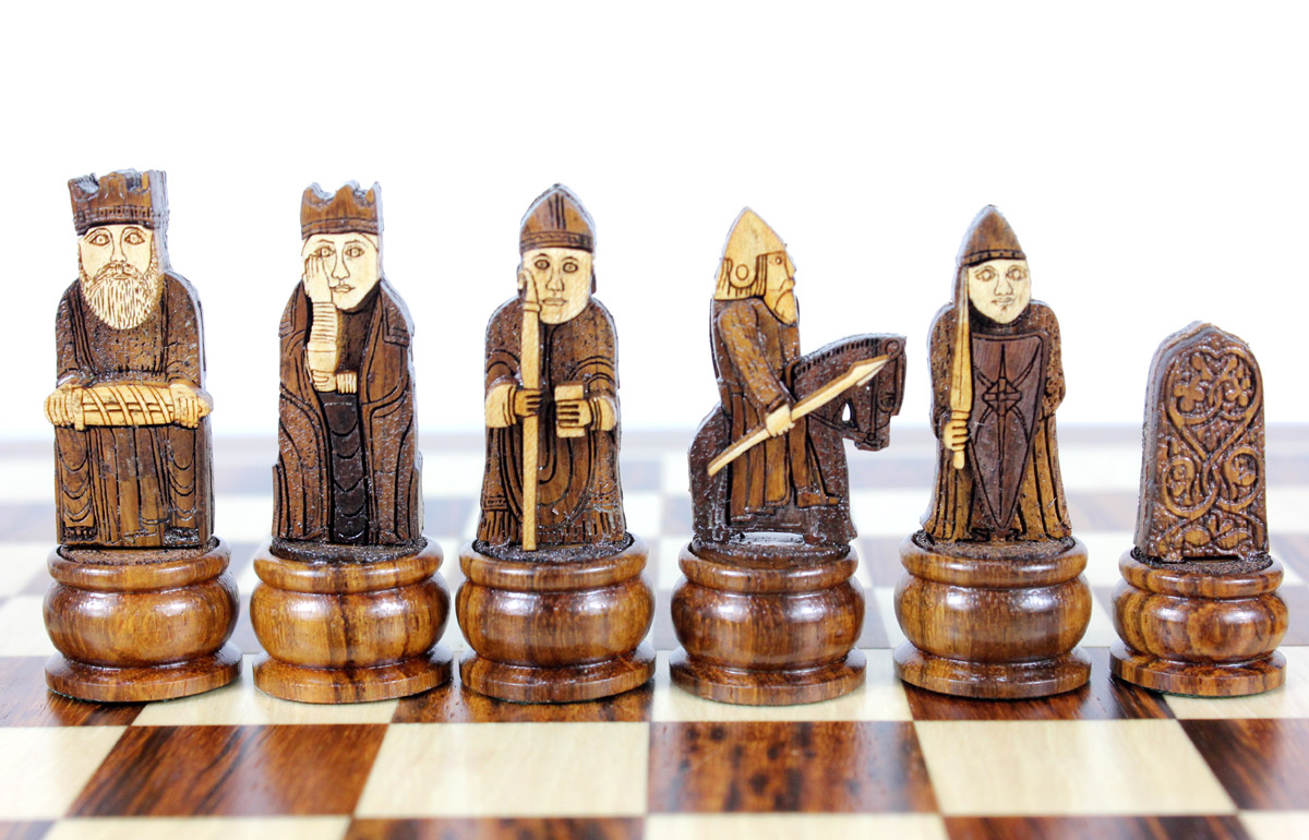Isle of Lewis Theme Magnetic Chess Set Folding 10" Golden Rosewood/Maple