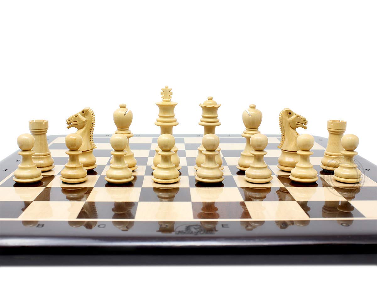 Boxwood Chess Pieces